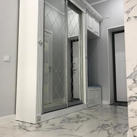 Люкс Апартаменты На Назарбаева Uralsk Exteriér fotografie